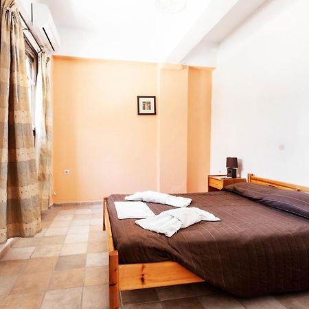 One Bedroom Apartment With Kitchenette# 12 A Raches  エクステリア 写真