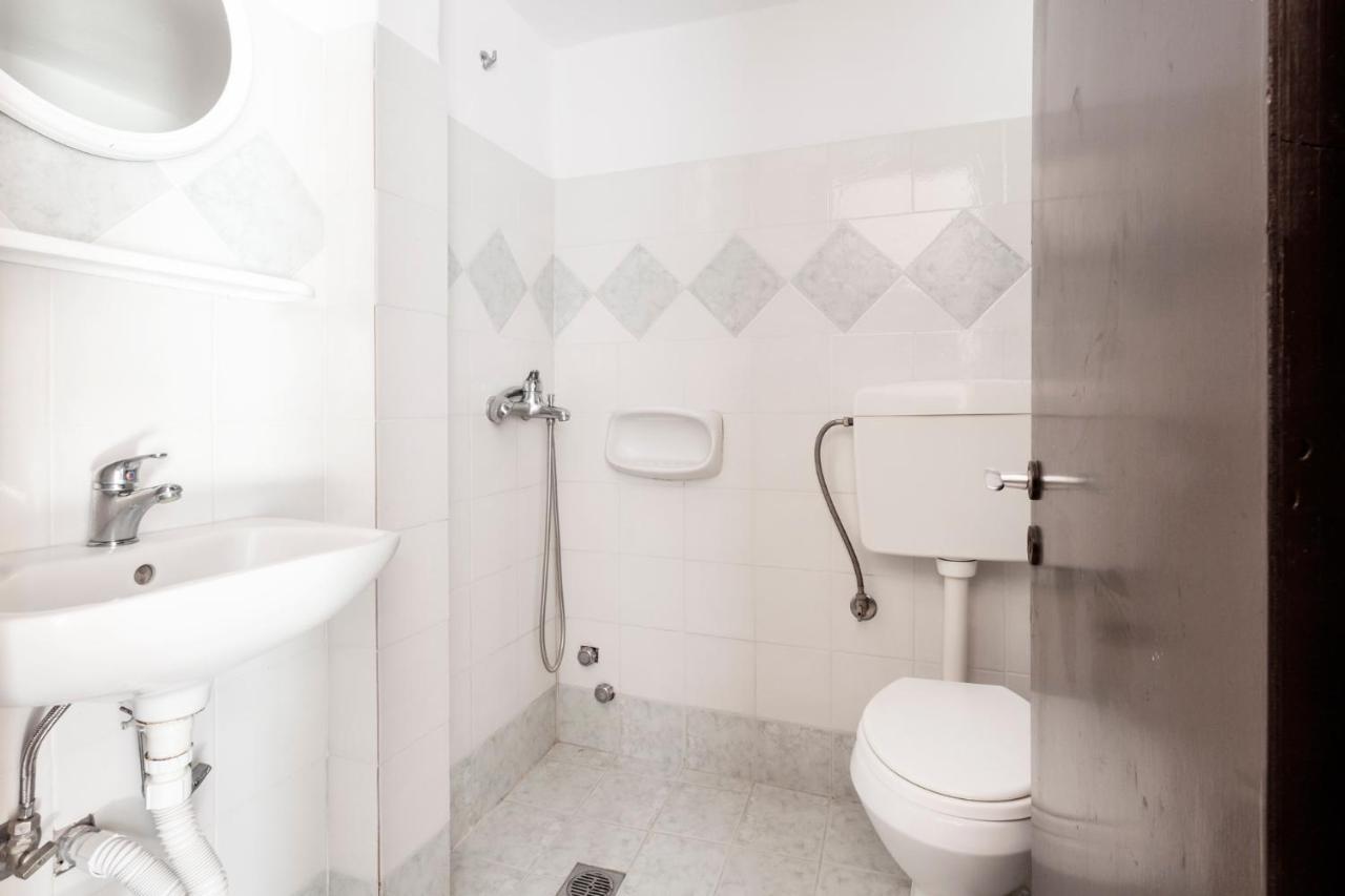 One Bedroom Apartment With Kitchenette# 12 A Raches  エクステリア 写真